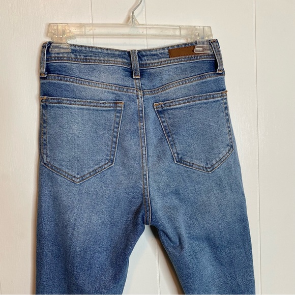 Cello Distressed Blue Wash Mom Skinny Jeans. Size 3 - Picture 7 of 8